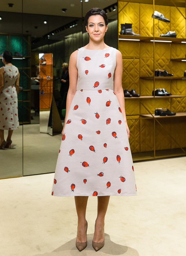     Vika Gazinskaya    Santoni  Crocus City Mall