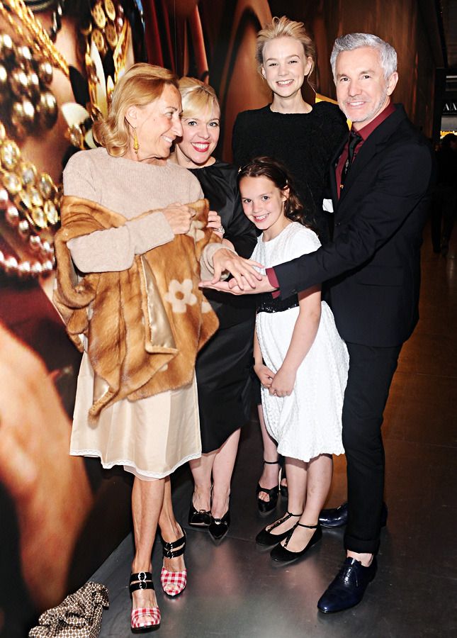  ,     ,  ,        Prada     