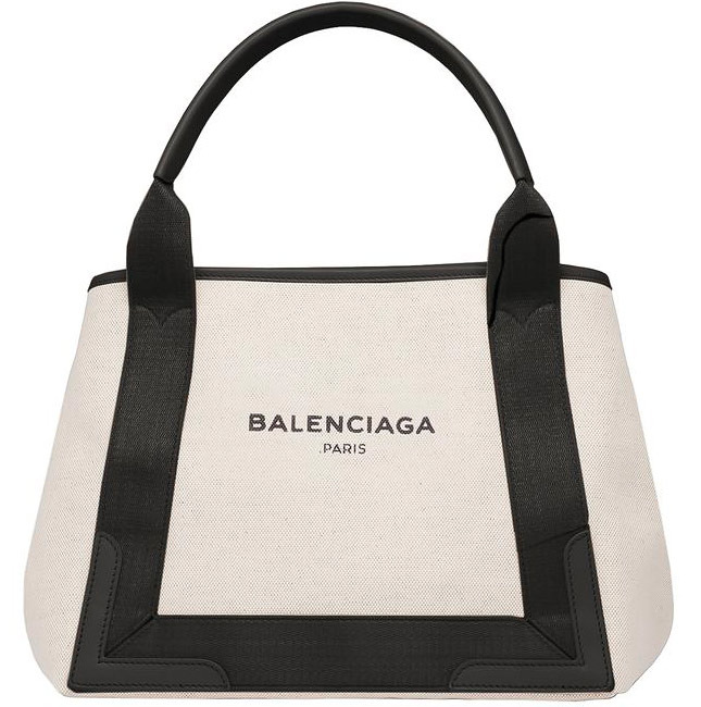  :  Balenciaga